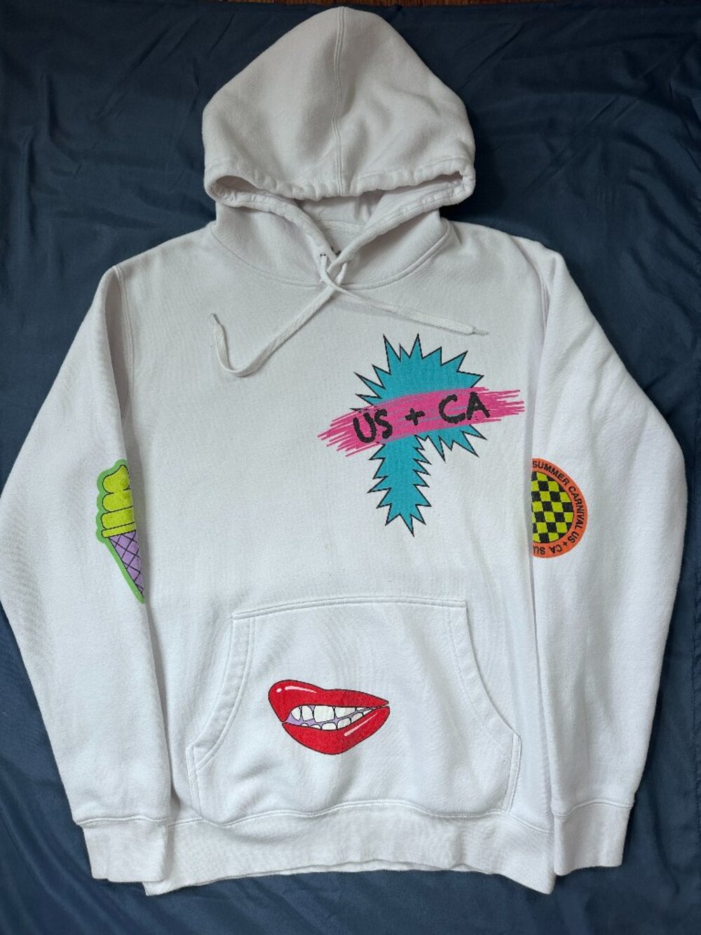 US + CA Summer Carnival White Graphic Pullover Hoodie Hooded Sweatshirt Size Med